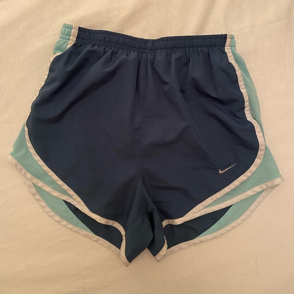 Nike Dry Tempo Shorts | Norts | XS